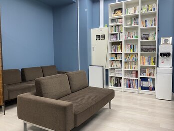 フィット鍼灸整骨院 聖蹟桜ヶ丘/待ち合い室