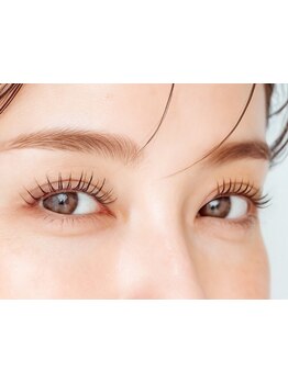 ナチュラル上品な目元にしたい