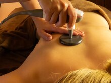 シファ(Sifa)の雰囲気（高周波温熱機器インディバにより温めながらコリをほぐします）
