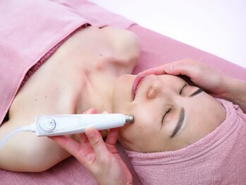 ヒトハナ(hitohana)/ざらつきゼロのむき卵肌へ