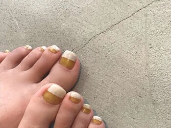 ニフ(Nif)の写真/【サンダルを履くなら必須！】可愛いフットネイルで足元から輝きをプラス♪