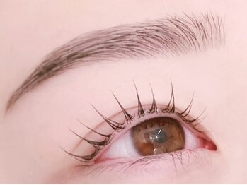 シエロ 名古屋栄オアシス店(cielo)の写真/”美眉アイブロウ×パリジェンヌラッシュリフトset¥9800”！まつ毛を最大限に長く魅せるデザイン力◇