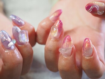 グランジュ(glaNje)の写真/痛ネイル対応で推し活に！豊富なデザインでイベントや結婚式などにも対応◎特別な日にとっておきネイル☆