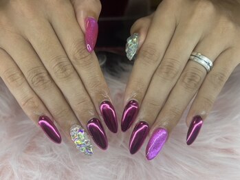 グロッシー ネイル(glossy nails)の写真/【10本つけ放題￥9,900】豊富なカラー×パーツで、キラキラ＆ギャルネイルもOK◎《持ち込みデザインもOK!》