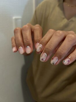 アトリエ ポノ(atelier pono)/かわいいお花ネイル