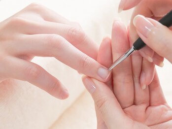 つきしずくの写真/【手元のエイジング気になる方へ◎】透明感を磨く上品な指先を作りたい人のための大人サロン◇メンズOK！