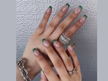 アロナ ネイルサロン アンド スクール(alona)/Green フレンチ♪