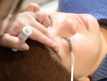 アイ ブルック(eye-BRUCKE)の写真/一日中自信を持って過ごせる♪キープ力は約1ヵ月間のモチの良さ◎綺麗な目元を長持ちさせたい方にオススメ