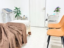 美容整体 ソワンの雰囲気(完全予約制の施術室は完全個室で、施術を受けていただけます。)
