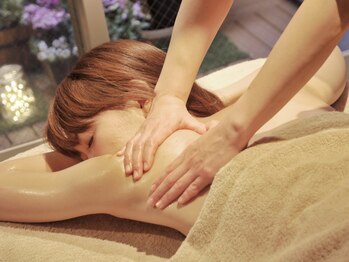 アロマアンドボディデザインサロン アースカラー 自由が丘(EARTH COLOR)/アロマトリートメント60分¥9,680