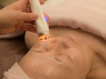 Beauty salon CENDRILLON【サンドリヨン】の写真/40代~気になる肌悩みから解放!くすみ/たるみ/シミ/しわ/たるみ毛穴など大人の肌悩みに☆乾燥対策にも◎