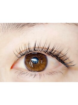 ナチュラル上品な目元にしたい