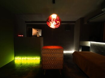 とける 心斎橋本店/月をイメージした空間で施術を