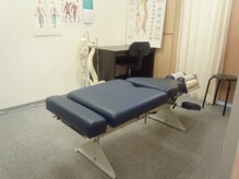 サニーカイロプラクティック/施術ベッド