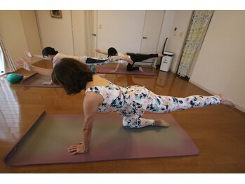 クレア/ピラティスレッスン