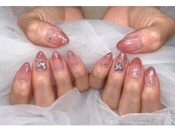 ネイルアンドアイラッシュスタジオ シュシュ(chouchou)/グラデ・ラメ・蝶々・ストーン