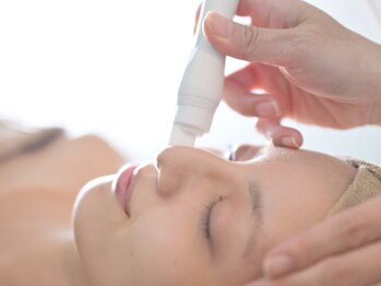 グロウ(glow)/毛穴黒ずみ毛穴開きたるみ改善