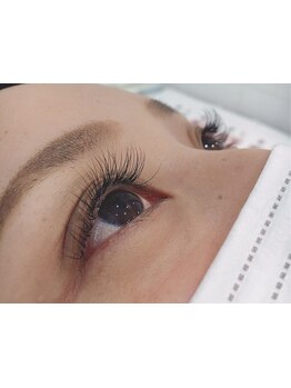 ナチュラル上品な目元にしたい