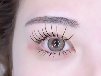 ヴィシナル(Vicinal)の写真/丁寧な施術とモチの良さが◎大人気のフラットラッシュ導入店♪自まつ毛への負担も少なく、モチの良さも◎