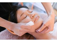 老廃物を浮き上がらせ、専用の機械で綺麗に洗浄します