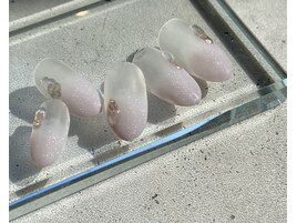 ぷっくりミラーニュアンスネイル