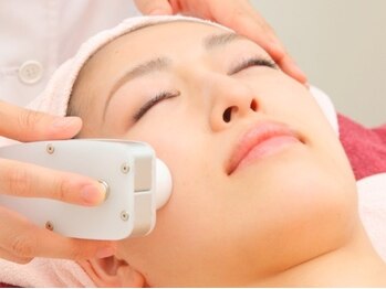 フルリールの写真/【エイジングケア】　40歳からのシワやシミケアで老化肌に徹底アプローチ！　初回9900円