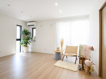 フラップ(.Flap)の雰囲気(光が差し込むカウンセリングスペース!)