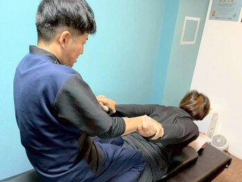 オロチ整体(OROCHI整体)の写真/【慢性的な腰の痛みを改善】肉体疲労や運動不足で腰痛にお悩みの方へ！原因の根本へ徹底アプローチ◎