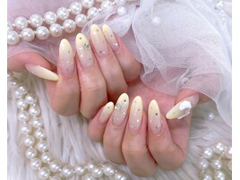 黄色ネイル グラデーション 夏