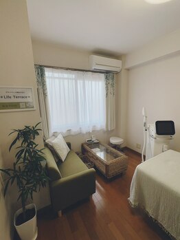 脱毛サロン Life Terrace 鹿児島店の写真/初めての脱毛はここで♪痛みの少ない最新マシン×丁寧なカウンセリングで不安を徹底解消！理想のツルスベ肌