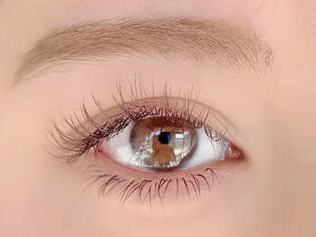 ミシェリ(micheri)の写真/【まつ毛エクステ◇ブラウン変更＋¥500】ナチュラル派の方におすすめ◎やわらかい印象のお目元へ導きます♪