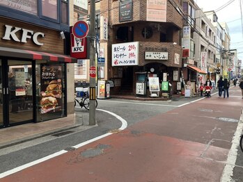 ヘッドミント 西宮北口店/北改札→直進→ケンタッキー