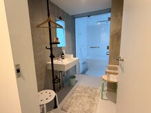 ストレッチ×コンディショニング M-Laboの雰囲気(【清潔感ある店内】お仕事帰りにも◎落ち着ける専用更衣室を完備)