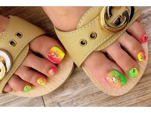 トータルビューティーステラ(TOTAL BEAUTY STELLA)/縦グラデーションフットネイル