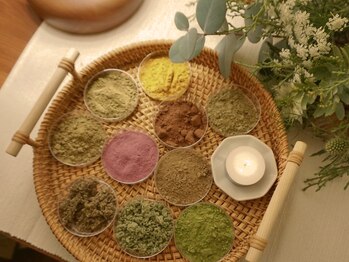 オッフェン オーガニック ヘッドスパ よもぎ蒸し(offen)/10種にハーブを使ったよもぎ蒸し