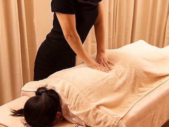 癒工房 武蔵小杉の写真/【質の良い睡眠へ導く…♪】血流の巡りを良くして、慢性的な腰痛改善！もみほぐしメニューも◎