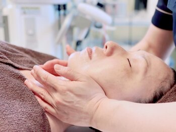 ぷるるんエステの写真/毛穴の開きや黒ずみ、乾燥してくる季節に向けての対策は今からのケアが肝心★憧れの毛穴レス陶器肌に◎