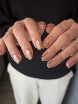 グローリーフォーネイル(glory for nail)の写真/オフィス,透け感ネイルが大人気!フィルインで自爪に優しい◎丁寧な施術×寄り添った提案力で理想の指先へ♪