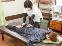 お身体の歪みや強張りの応じて、骨盤調整などを施し整えます