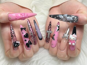 ワイネスト(YNEST)/ゴテゴテギャルネイル