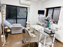アイナアイナ(AINA AINA)の雰囲気（テレビを見ながら落ち着いた空間で施術を受けられます♪）
