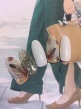 ブリスハウス(Bliss House)/スモーキー　フェザーネイル