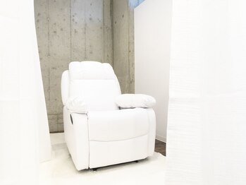 ニコ(25nico)/清潔感溢れる施術スペース