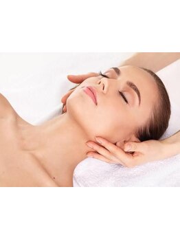 ホウレイ線・たるみ改善！予防ケア