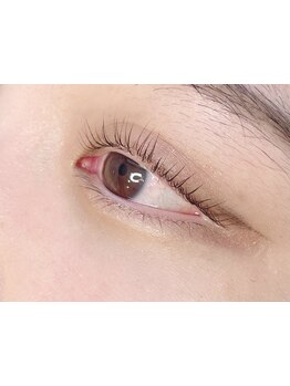 ナチュラル上品な目元にしたい