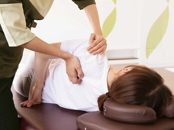 リラク コクーンシティ店(Re.Ra.Ku)の写真/2月に入り冬本番!冷えて硬くなりやすい筋肉を、代謝や血流を促す肩甲骨まわりから全身ゆったりほぐします♪