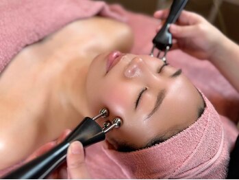 フェリシア(Felicia)/～最先端３D小顔マシン～