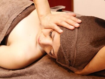 コジャレ(KOJARE)の写真/《お試し★小顔矯正コルギマッサージ(60分)5800円》むくみやたるみ感をケアして憧れのフェイスラインへ!