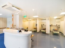 溝口鍼灸整骨院の雰囲気（各ベットはカーテンで区切りられています。）