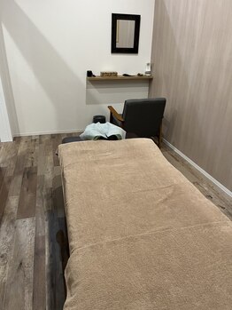 プレジール 黒瀬店の写真/落ち着いた雰囲気の半個室空間で、人目を気にせずゆったりリラックス☆溜まった疲れを徹底解消！